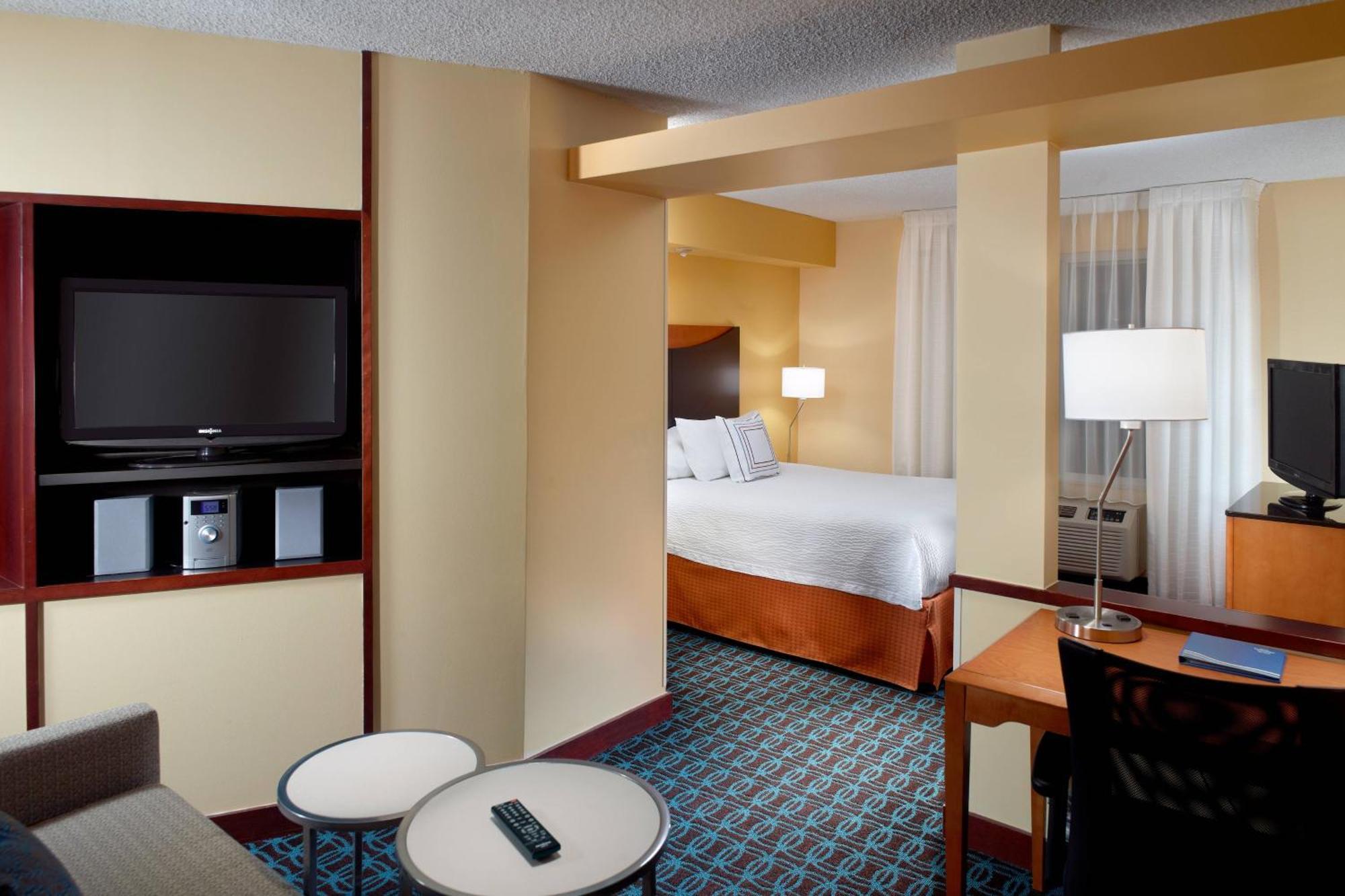 Fairfield Inn & Suites Clarksville Exterior photo