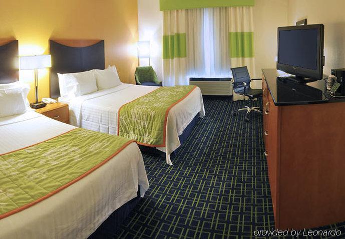 Fairfield Inn & Suites Clarksville Room photo
