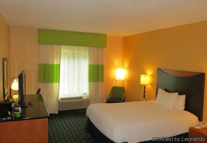 Fairfield Inn & Suites Clarksville Exterior photo